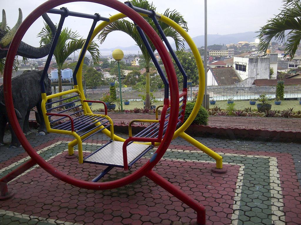 Hotel Marcopolo&Convention Hall Bandar Lampung Esterno foto