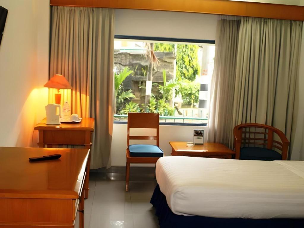 Hotel Marcopolo&Convention Hall Bandar Lampung Esterno foto