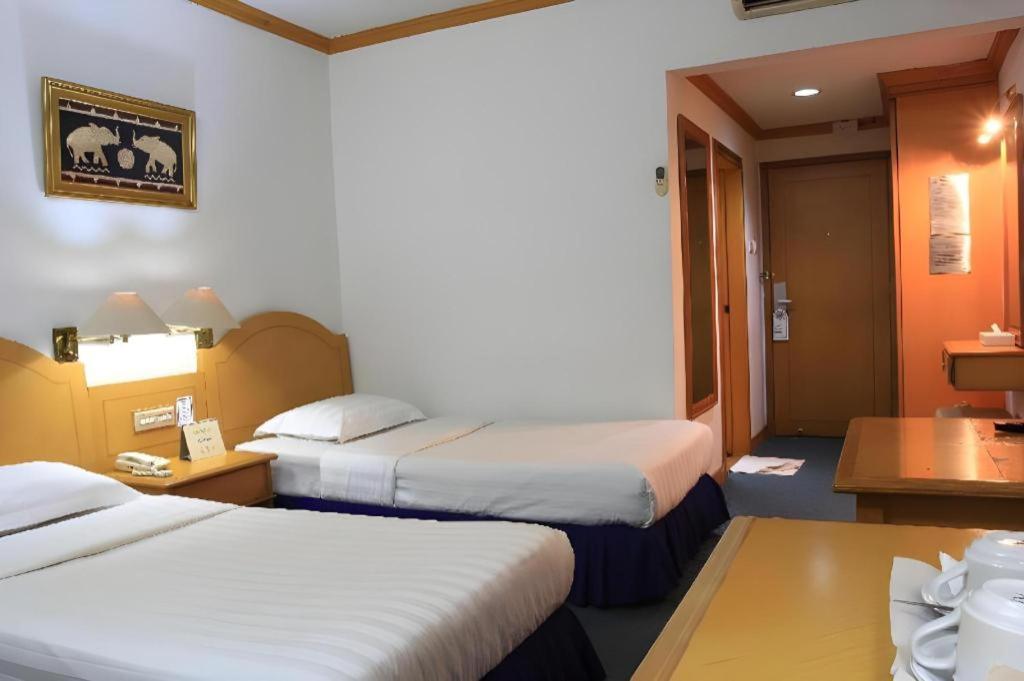 Hotel Marcopolo&Convention Hall Bandar Lampung Esterno foto