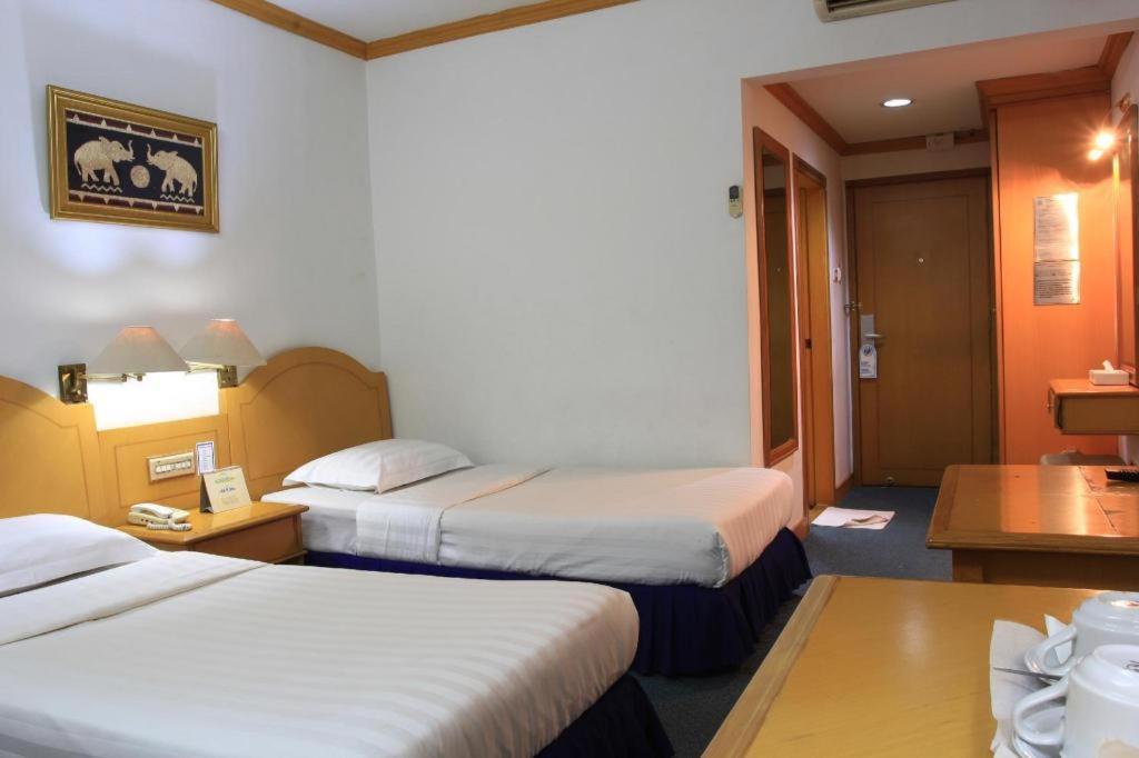 Hotel Marcopolo&Convention Hall Bandar Lampung Esterno foto