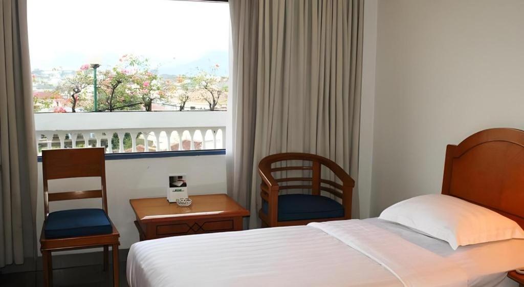 Hotel Marcopolo&Convention Hall Bandar Lampung Esterno foto